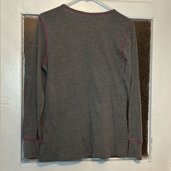 Disney Women’s Gray Long Sleeve Tshirt with Minnie Mouse Size Large - Picture 5 of 5